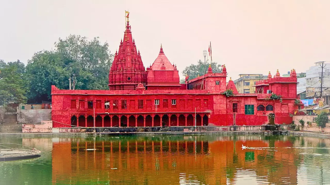 Top 5 Temples to Visit in Varanasi: A Magh Mela Pilgrim's Guide 5 Image of Durga Kund Temple- Temples to Visit in Varanasi